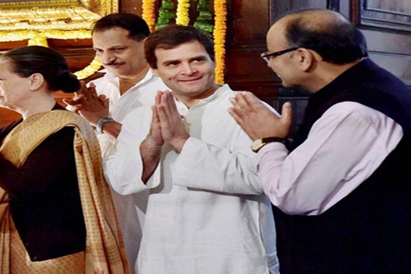 arunjaitleymeetrahulgandhitoinvitehimforhisdaughterswedding